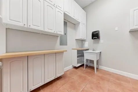 826 N Dixie Highway Lantana FL 33462
