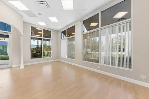 826 N Dixie Highway Lantana FL 33462