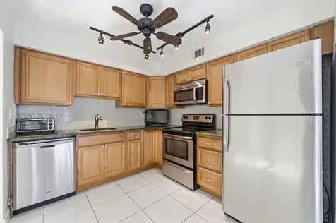 103 Piedmont C Delray Beach FL 33484