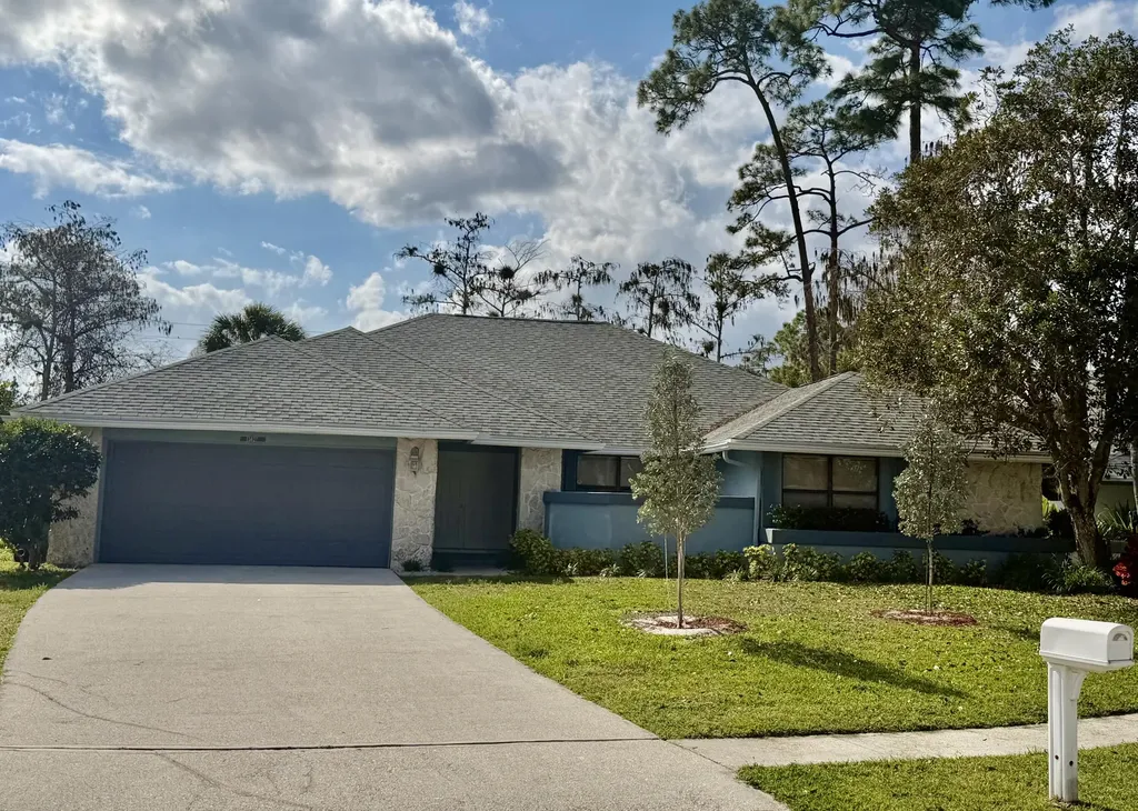 13427 Kingsbury Drive Wellington FL 33414