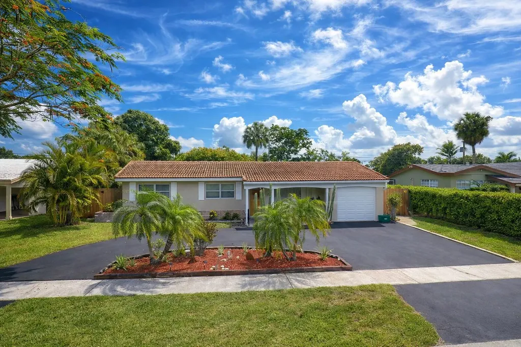 2120 Ne 62nd Court Fort Lauderdale FL 33308