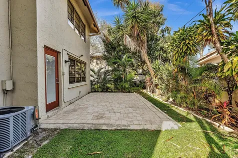 1779 NE 40th Place Pompano Beach FL 33064