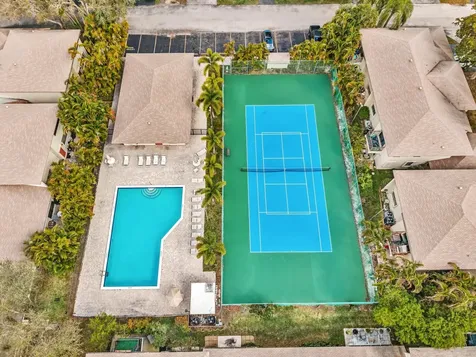 1779 NE 40th Place Pompano Beach FL 33064