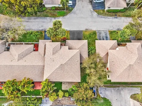 1779 NE 40th Place Pompano Beach FL 33064