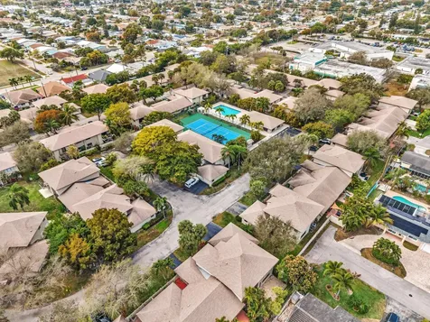 1779 NE 40th Place Pompano Beach FL 33064