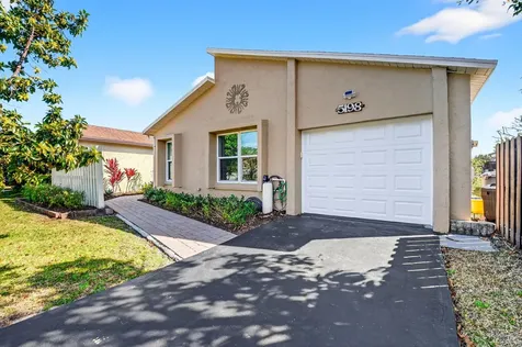 5198 Mirror Lakes Boulevard Boynton Beach FL 33472