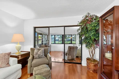 5198 Mirror Lakes Boulevard Boynton Beach FL 33472