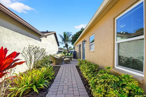 5198 Mirror Lakes Boulevard Boynton Beach FL 33472