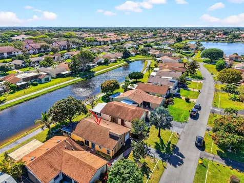 5198 Mirror Lakes Boulevard Boynton Beach FL 33472