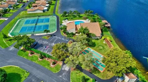 5198 Mirror Lakes Boulevard Boynton Beach FL 33472