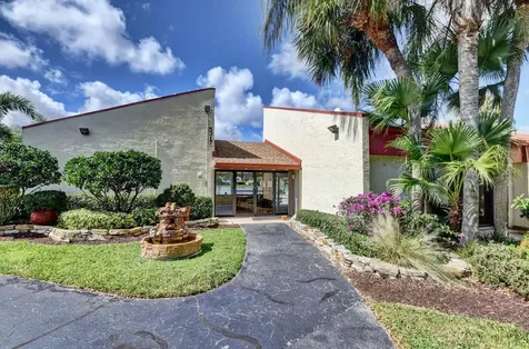 5198 Mirror Lakes Boulevard Boynton Beach FL 33472