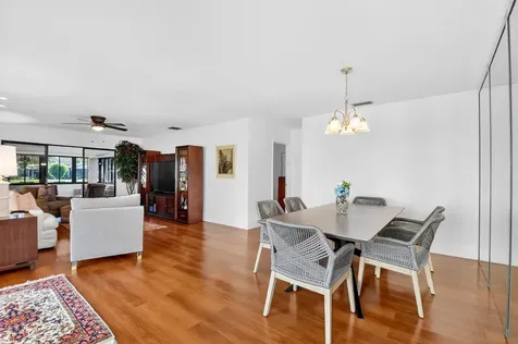 5198 Mirror Lakes Boulevard Boynton Beach FL 33472