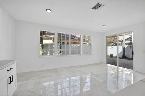 8 Via Sorrento Palm Beach Gardens FL 33418