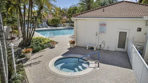8 Via Sorrento Palm Beach Gardens FL 33418