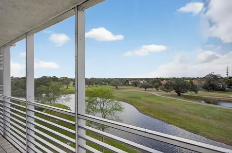 3507 Oaks Way Pompano Beach FL 33069