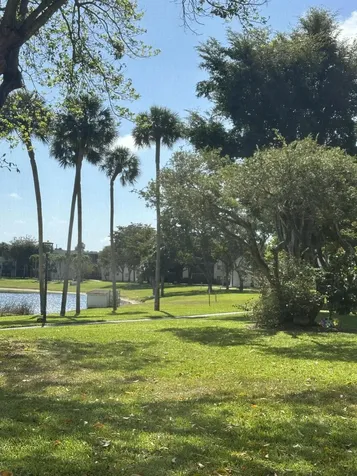 5220 Las Verdes Circle Delray Beach FL 33484