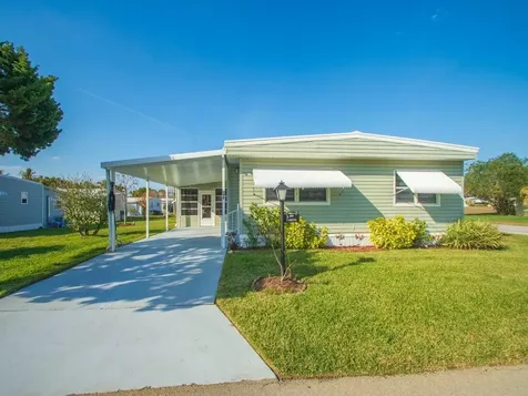 309 Ne Pinelake Village Boulevard Jensen Beach FL 34957