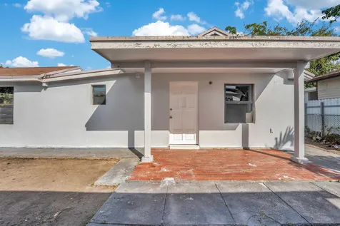 2428 NW 28th Street Miami FL 33142