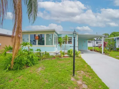 8 Brisa Lane Port Saint Lucie FL 34952
