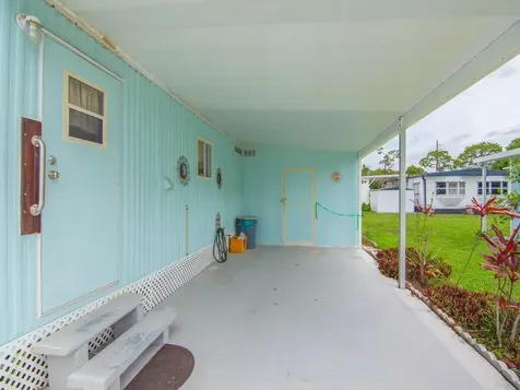 8 Brisa Lane Port Saint Lucie FL 34952