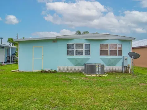 8 Brisa Lane Port Saint Lucie FL 34952