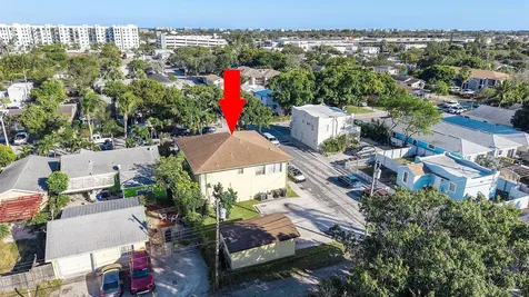29 S D Street Lake Worth Beach FL 33460