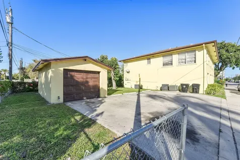 29 S D Street Lake Worth Beach FL 33460
