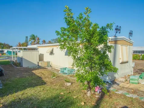 335 Ne Tropicalia Lane Jensen Beach FL 34957