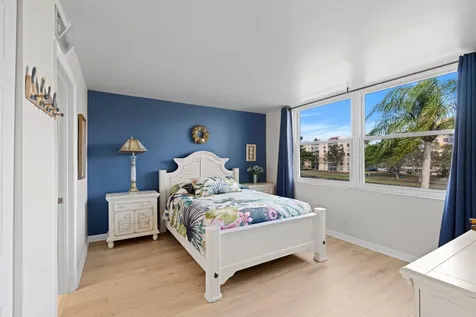 27 Abbey Lane Delray Beach FL 33446
