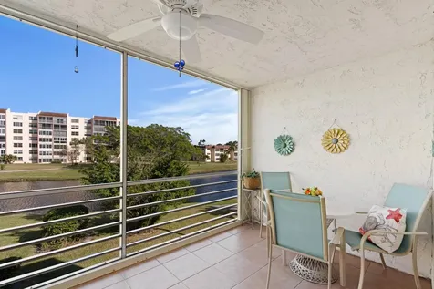 27 Abbey Lane Delray Beach FL 33446