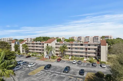 27 Abbey Lane Delray Beach FL 33446