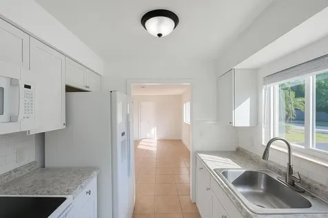 3221 NE 7th Avenue Pompano Beach FL 33064