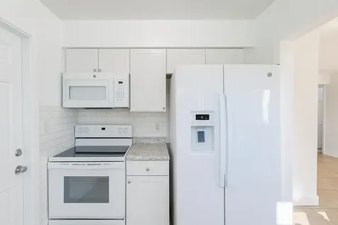 3221 NE 7th Avenue Pompano Beach FL 33064