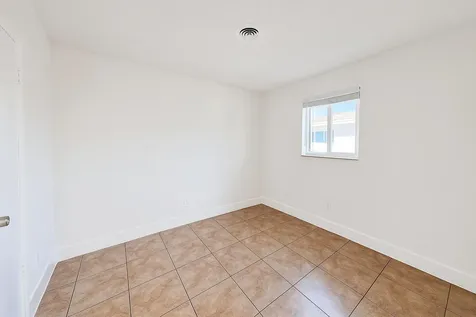 3221 NE 7th Avenue Pompano Beach FL 33064