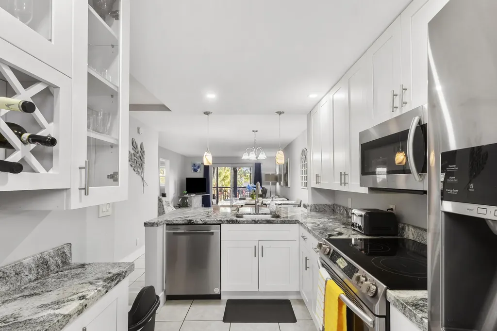 2350 Ne 14th Street Causeway Pompano Beach FL 33062