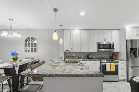 2350 Ne 14th Street Causeway Pompano Beach FL 33062
