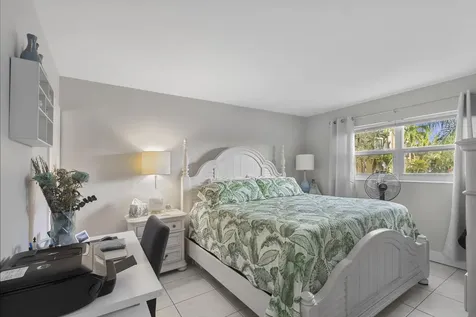 2350 Ne 14th Street Causeway Pompano Beach FL 33062