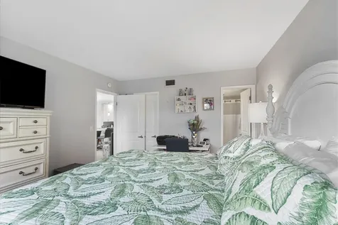 2350 Ne 14th Street Causeway Pompano Beach FL 33062