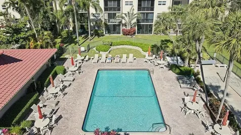2350 Ne 14th Street Causeway Pompano Beach FL 33062