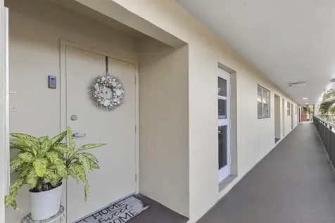 2350 Ne 14th Street Causeway Pompano Beach FL 33062