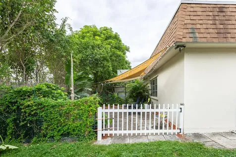 7651 NW 74th Avenue Tamarac FL 33321