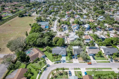 548 Nw 45th Drive Delray Beach FL 33445