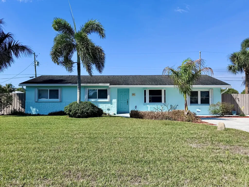 1061 Pineway Drive Haverhill FL 33417
