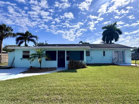 1061 Pineway Drive Haverhill FL 33417