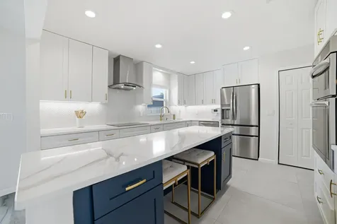 2281 SE 11th Street Pompano Beach FL 33062