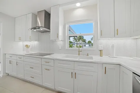 2281 SE 11th Street Pompano Beach FL 33062