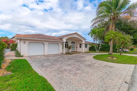 2281 SE 11th Street Pompano Beach FL 33062
