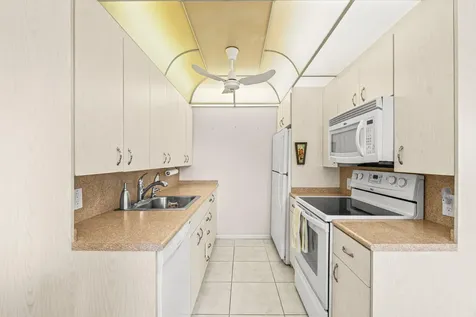 2056 Exeter D Boca Raton FL 33434