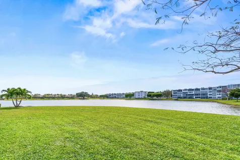 2056 Exeter D Boca Raton FL 33434