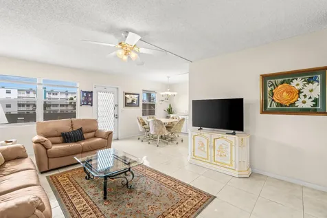 2056 Exeter D Boca Raton FL 33434